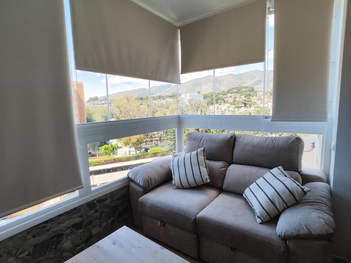Salon avec vue du studio rénové à La Colina, Torremolinos